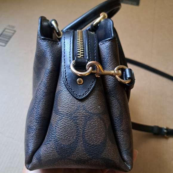 Coach Lillie Carryall In Signature Canvas IN Brown Black Color - Picture 4 of 11